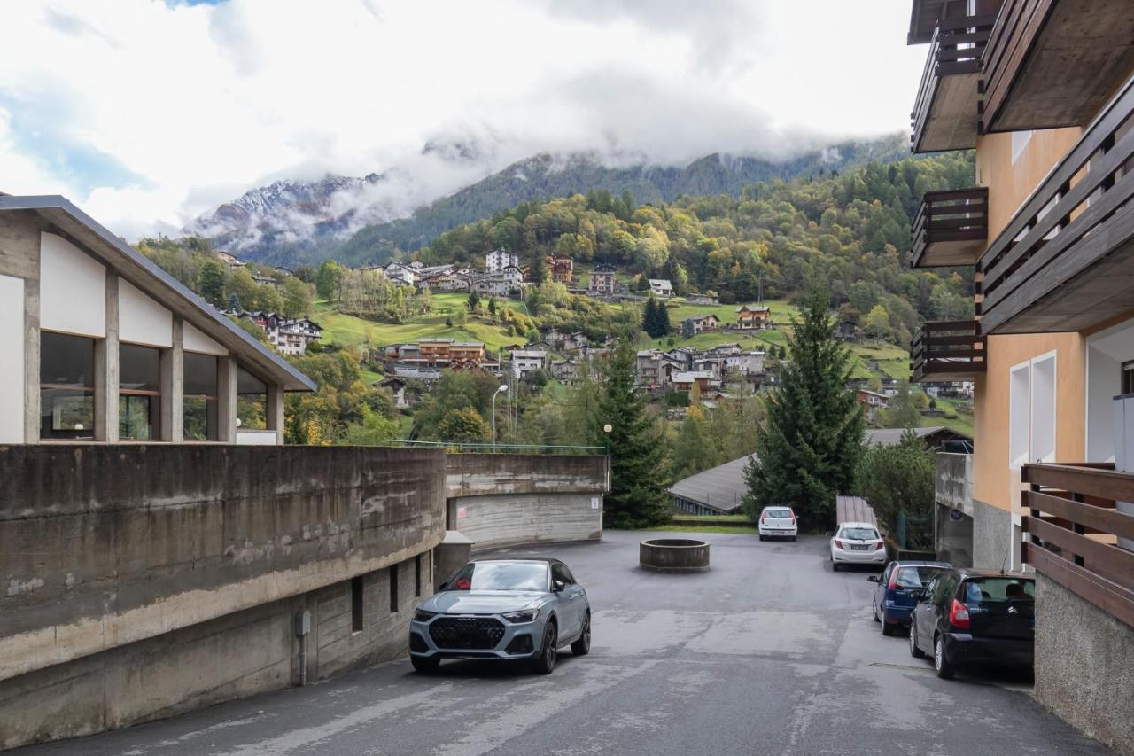 Ihost Flat - Valmalenco Centro Leilighet Chiesa in Valmalenco Eksteriør bilde